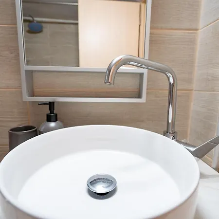 Sepolia Metro St. 1 Bedrm 4 Pers. By Mps Apartment *